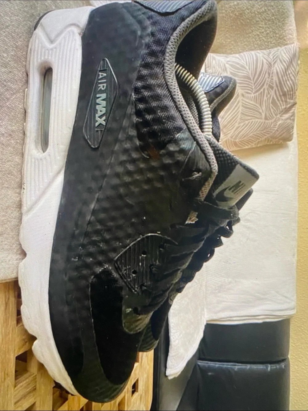 Nike Men’s Black and White Textured Running Sneakers